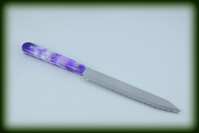 violett-weiss marmoriert